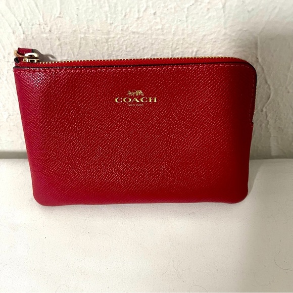 Coach Bags Coach Corner Zip Wristlet Pebble Leather 6x4 Brick Red C7943 - Picture 1 of 10